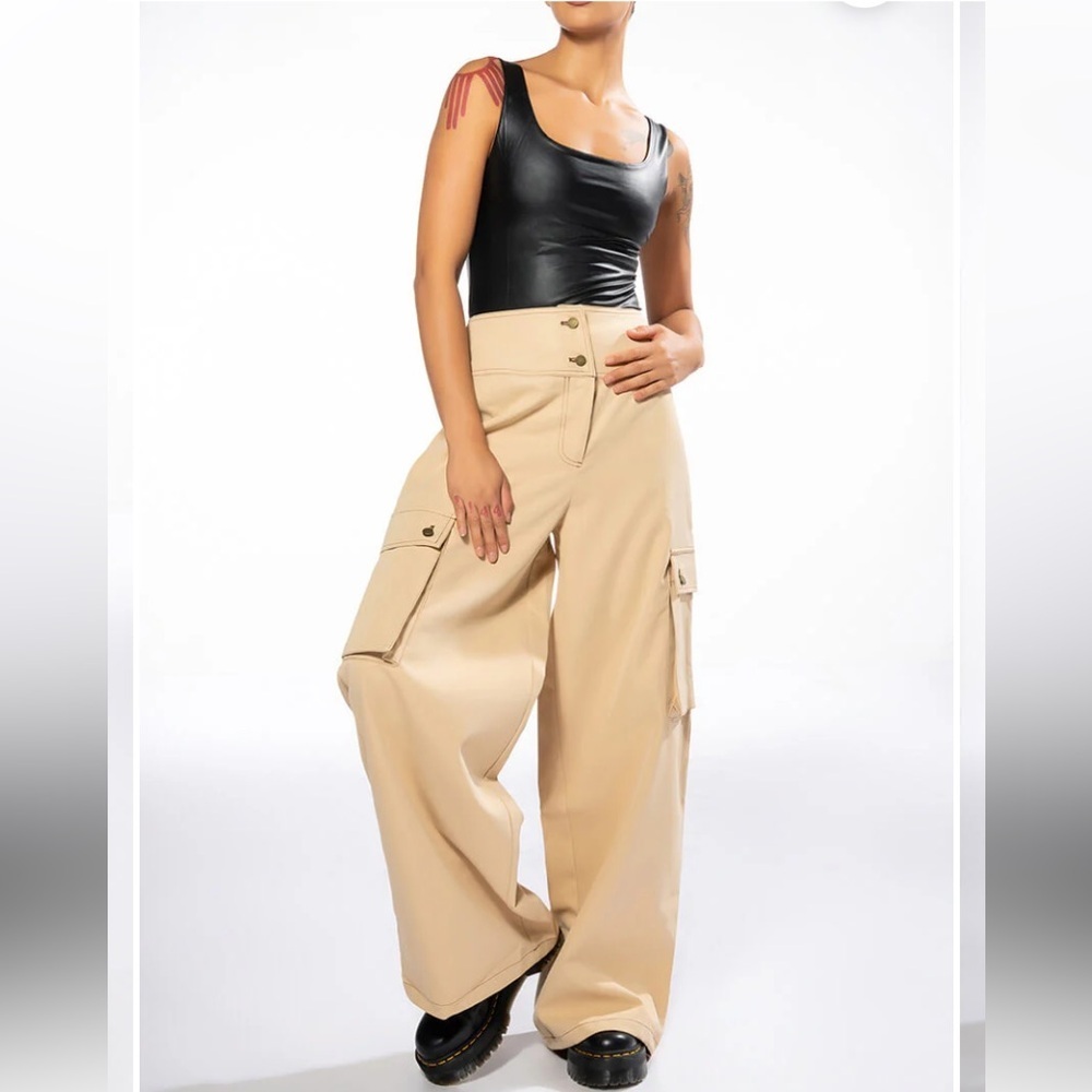 Akira MONEY LONG WIDE LEG CARGO PANTS - Picture 2 of 8